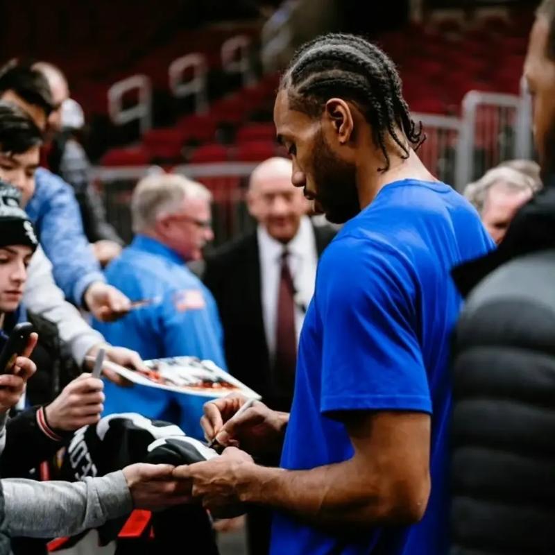 首发出战圣保利！诺伊尔追平伊梅尔并列德甲门将出场榜次席（诺伊尔首发战圣保利，追平伊梅尔并列德甲门将出场第二）