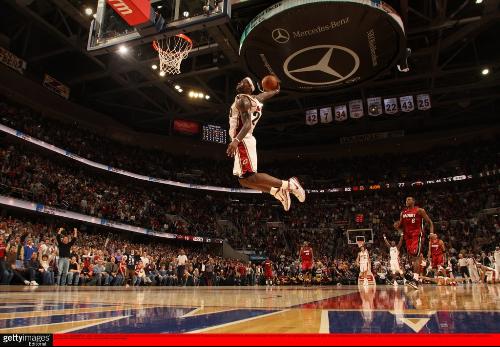 刘若钒本赛季从三镇自由身加盟海港，贡献5球6助攻（刘若钒本赛季以自由身从三镇转投海港，交出5球6助攻）