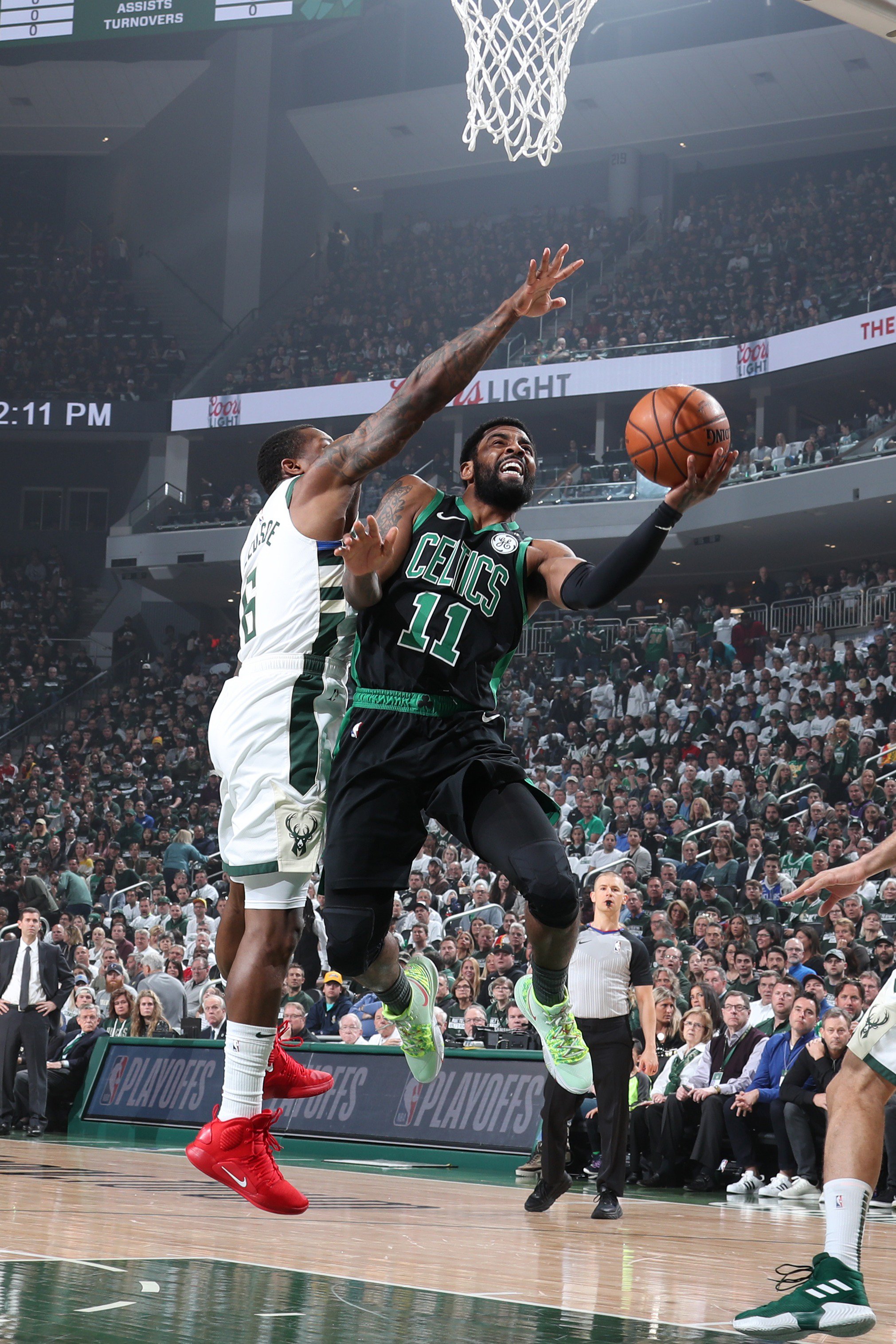 杨瀚森8+4+3 开拓者不敌雷霆；湖人险胜爵士（杨瀚森砍下8分4板3助，开拓者负雷霆，湖人险胜爵士）