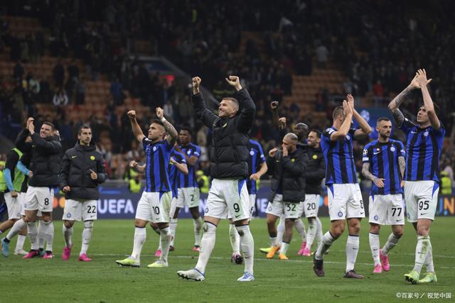 因球迷掷杂物被罚，塞维利亚官方：将对关看台的处罚提起上诉（球迷投掷杂物致看台被关，塞维利亚称将就处罚上诉）