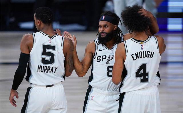 法尔克：拜仁认为超6500万欧签雅克松太贵，在关注弗拉霍维奇（法尔克：拜仁认为为雅克松出价超6500万欧不划算，正关注弗拉霍维奇）