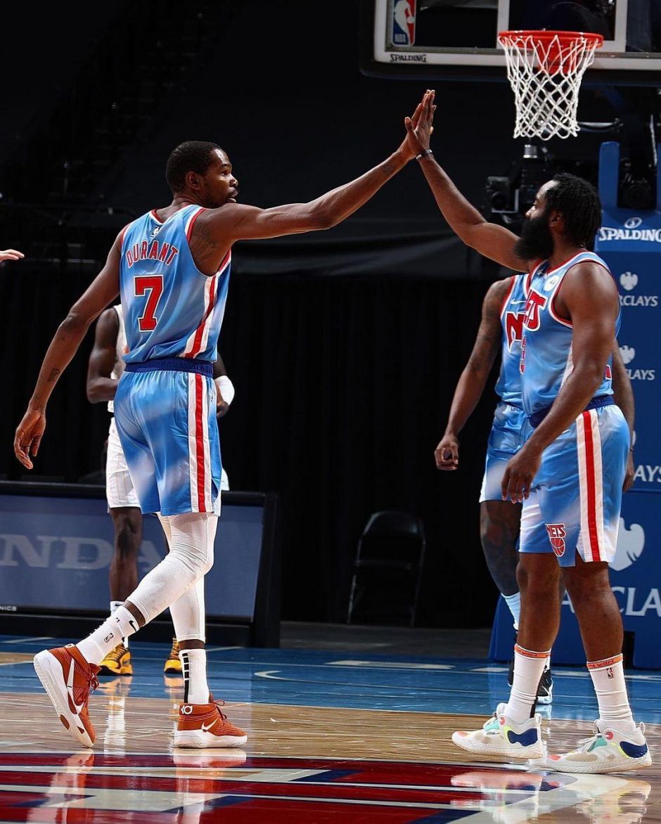 CBA球队巡礼：广东——十一冠王疯狂补强，志在东山再起（CBA巡礼：广东宏远——十一冠豪门重磅补强，剑指卷土重来）