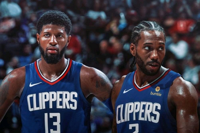 曼城主场对阵桑德兰，主场优势明显，福登状态火热，预计全取三分。（福登火热加持，曼城坐镇主场迎战桑德兰，三分志在必得）